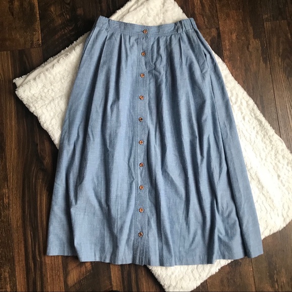 Vintage Dresses & Skirts - Vintage Denim Button Down Circle Skirt w/ Pockets!